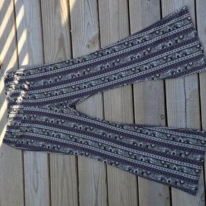 No Boundaries Black and Green Floral Patterned Flare Pants Size L